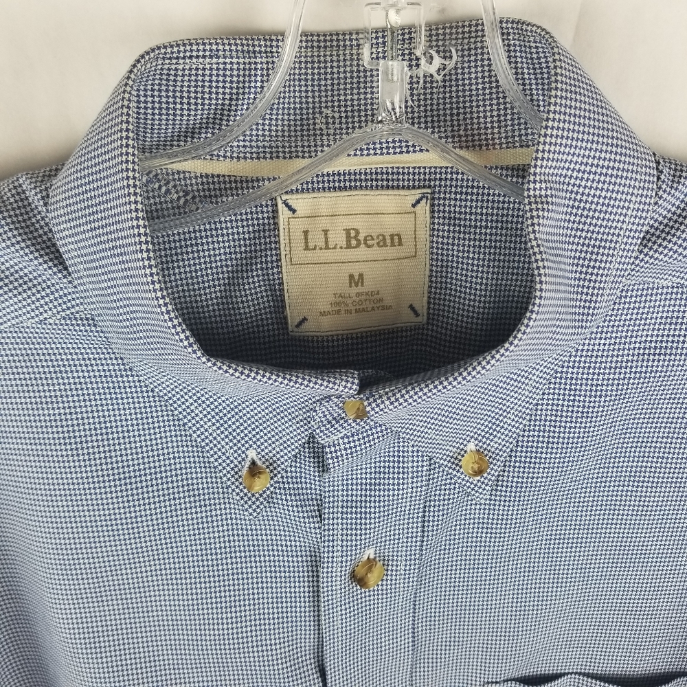 🎁 3/$20 L.L Bean Button down - Picture 2 of 3